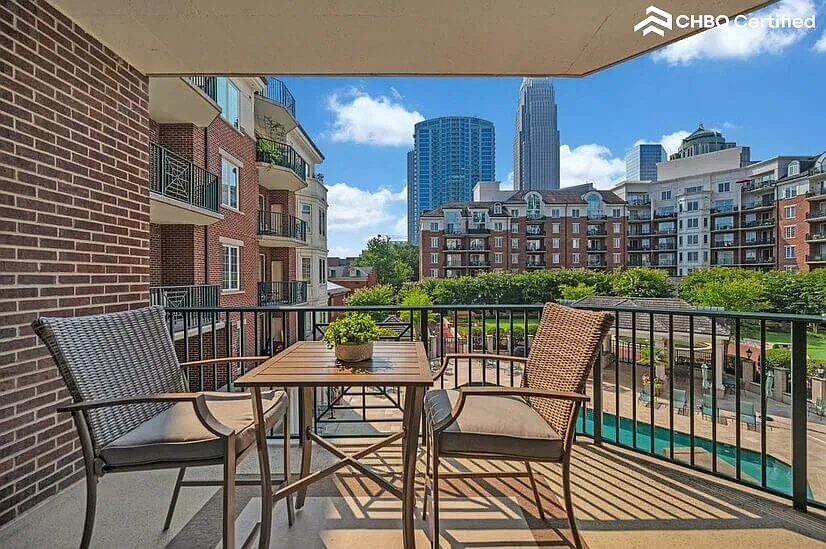 300 W 5th St #346