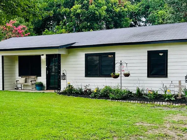 109 Dogwood St, Leland, MS 38756