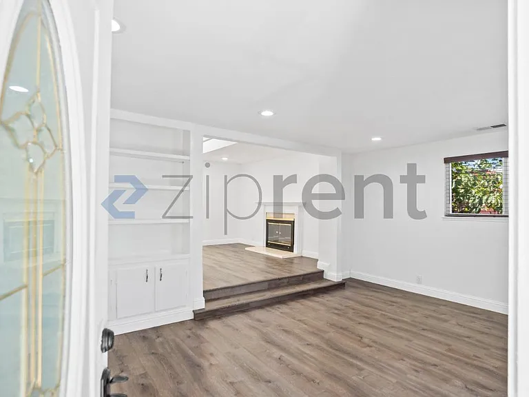 378 Spring Valley Ln — Photo 4