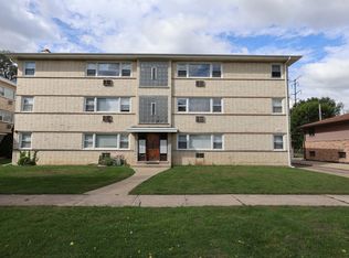 420 Beach Ave #3B, La Grange Park, IL 60526