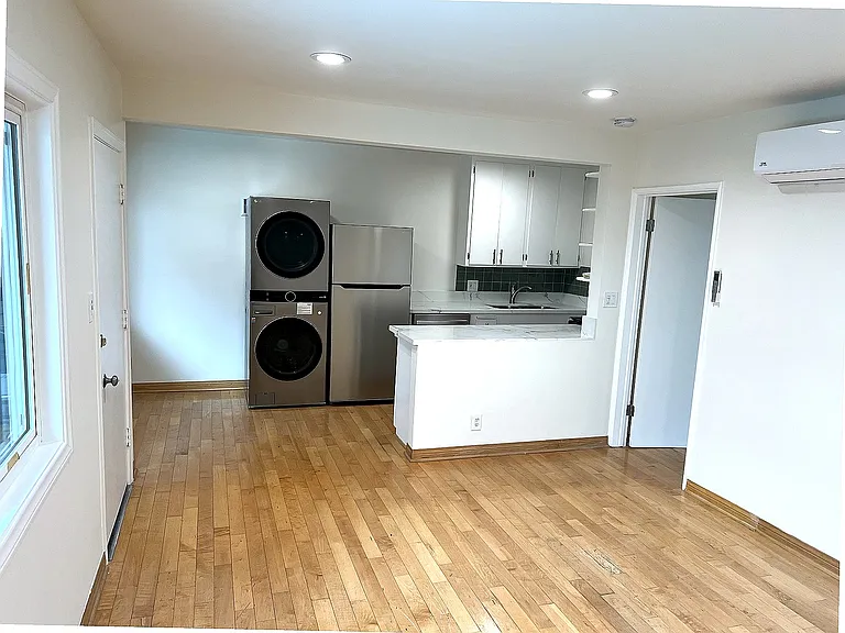 In-Unit W/D
