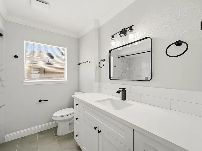 1310 Burning Tree Rd — Photo 20
