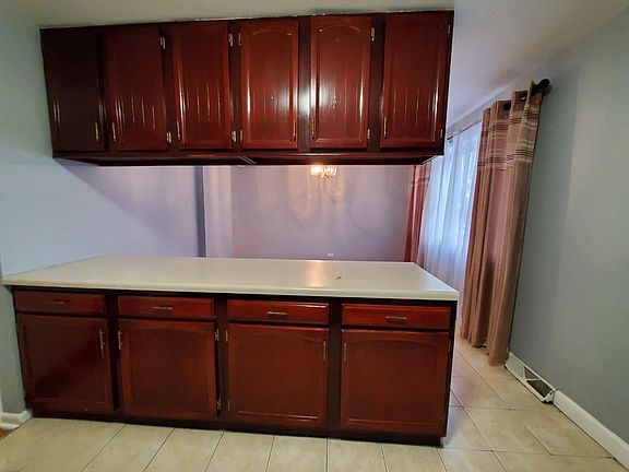 2nd image of 497 James Ct Unit B