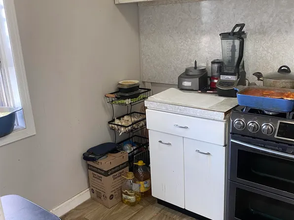 32 Lincoln Parkway image 12 of 14