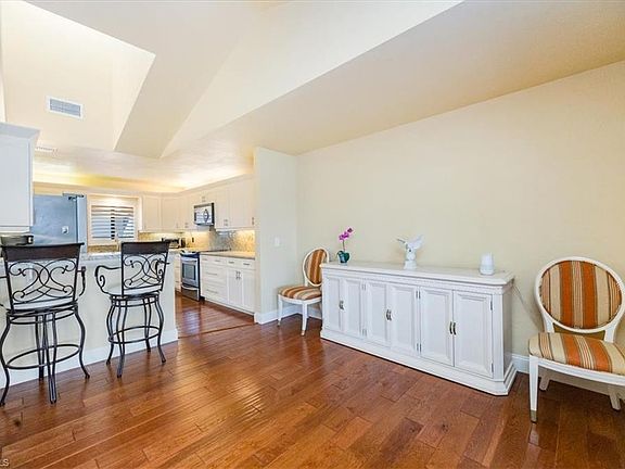 5th image of 770 Eagle Creek DR #302