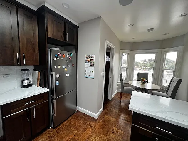 739 Rockdale Dr — Photo 3