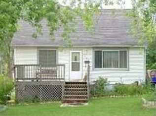 132 W Willow Ave, Woodstock, IL 60098
