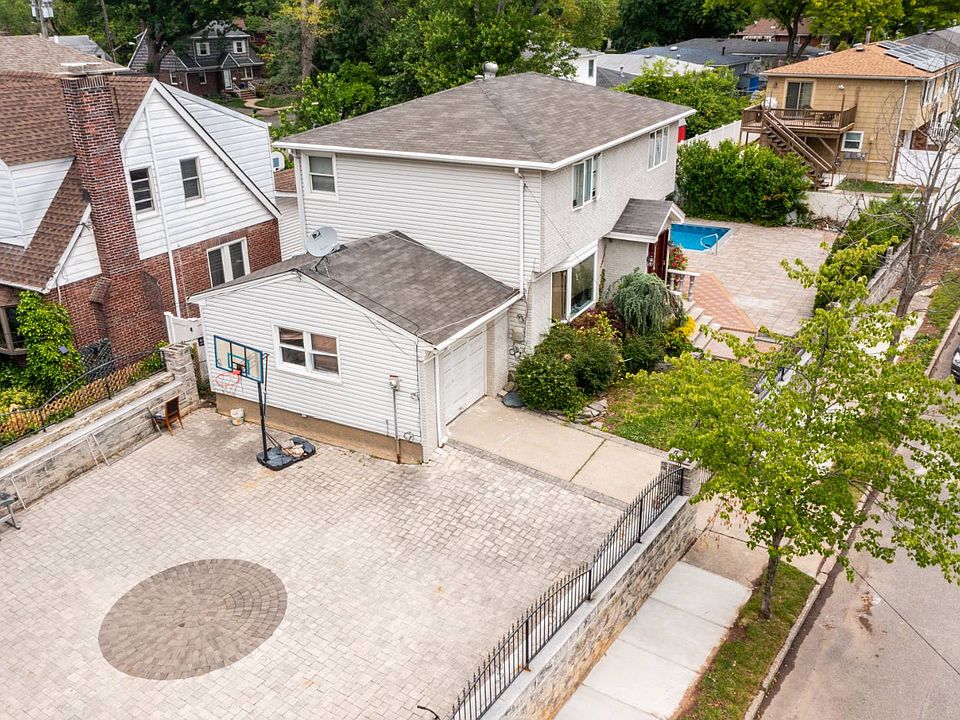 2nd image of 489 Main Ave