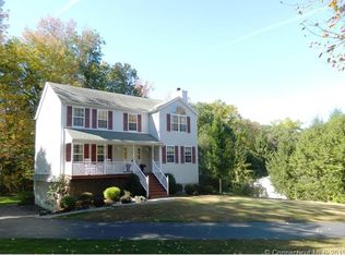 23 Cottage St, Monroe, CT 06468