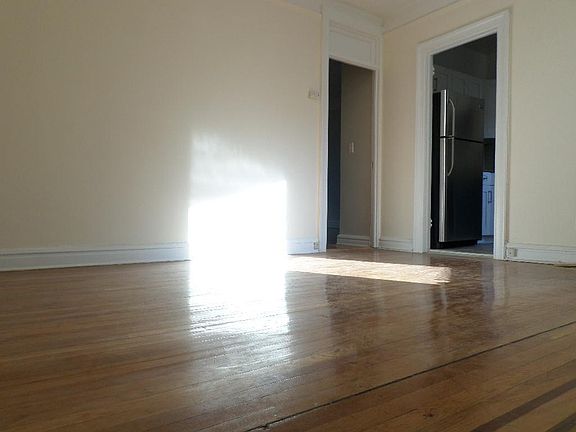 5th image of 2523 31st Ave #B15
