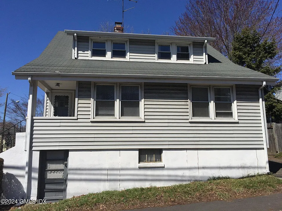 36 Valley Rd #2