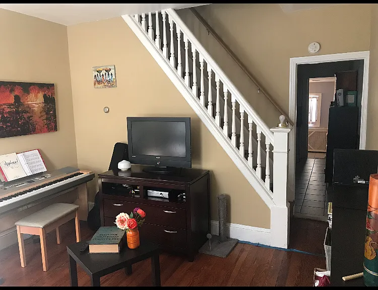 124 Burnside St — Photo 2