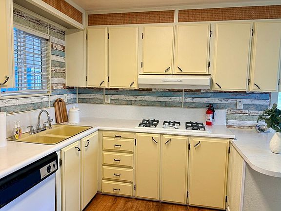 2nd image of 2155 Wharf Rd #12
