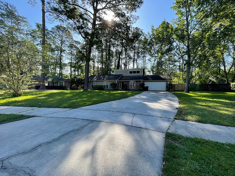 10697 Ballestero Dr E — Photo 2