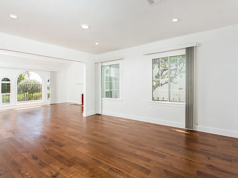 4733 Ambrose Ave — Photo 9