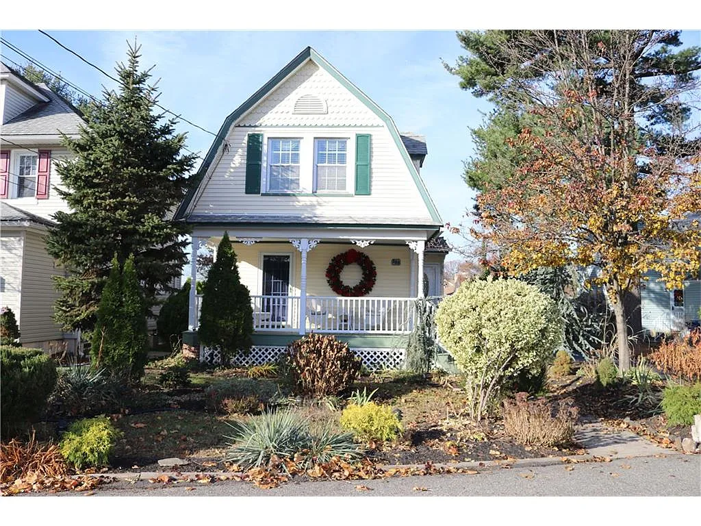 366 Broad St photo 1