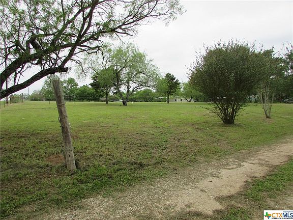 4th image of 676 Pleasant Acres Dr