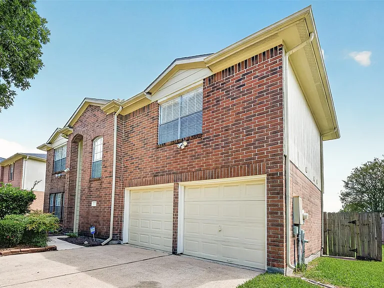 1806 Oak Ridge Dr — Photo 2