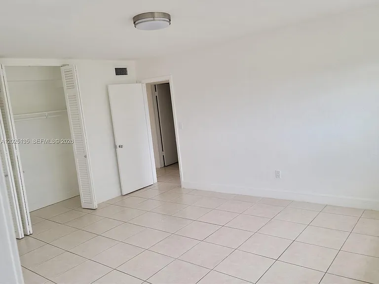 11960 NE 19th Dr #16 — Photo 2