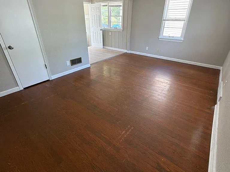 1831 Engelholm Ave — Photo 2