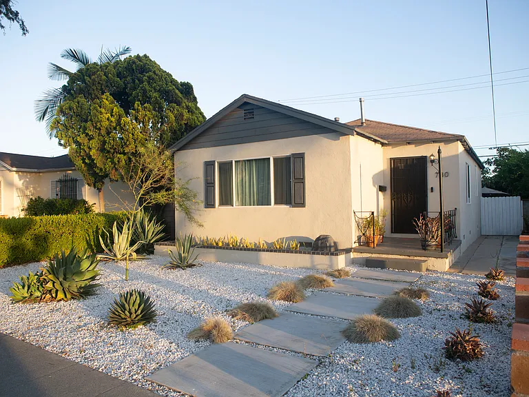 780 W Riggin St — Photo 1