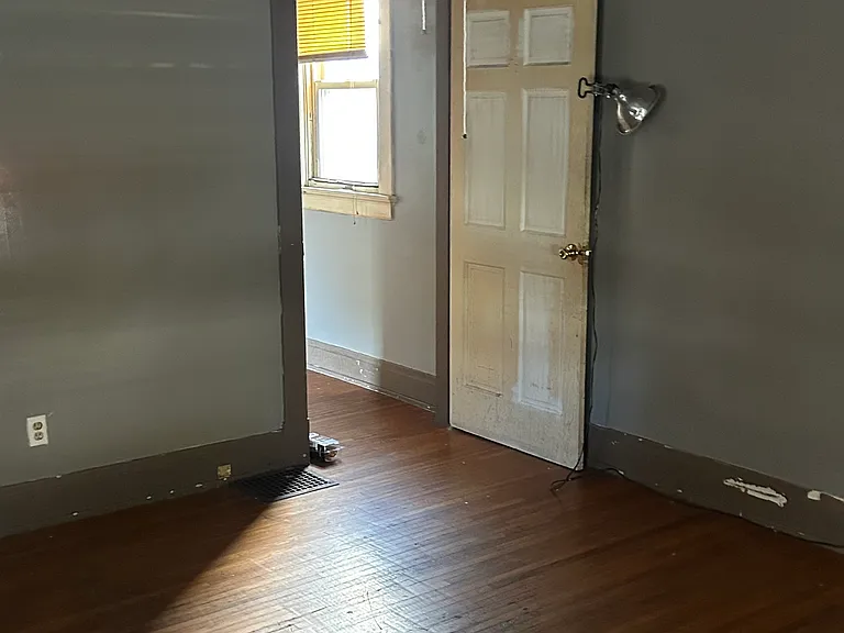 1017 Beech Ave #5 — Photo 6