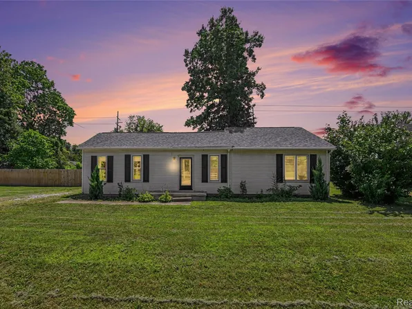 36951 Sibley Rd, New Boston, MI 48164