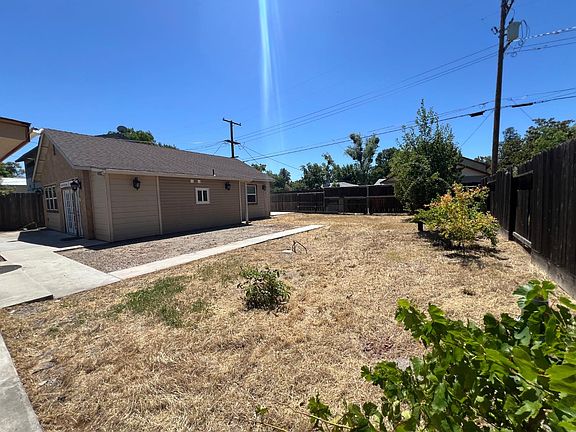 5th image of 1629 College Ave