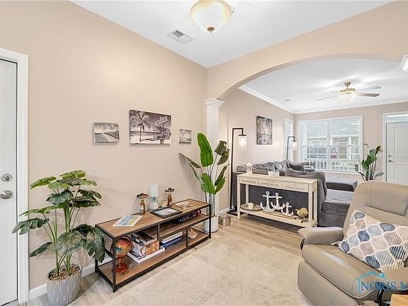 5th image of 1624 Brooklynn Park W