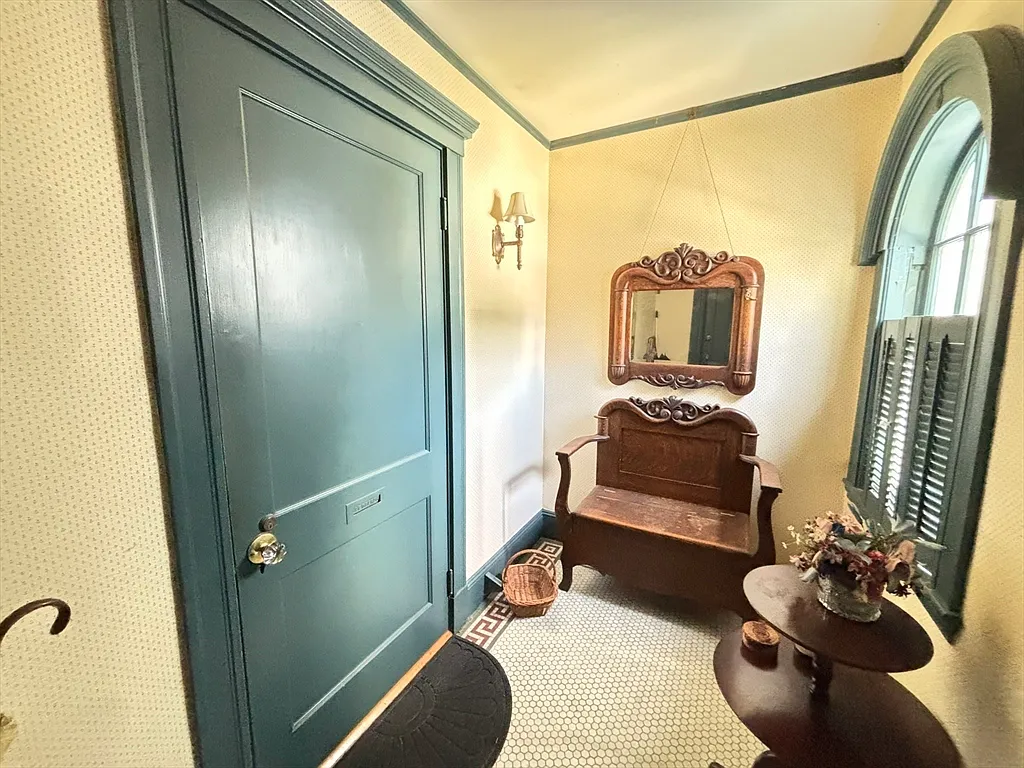 2 bed, 1.0 bath, 1344 sqft, $2,800 — Photo 3