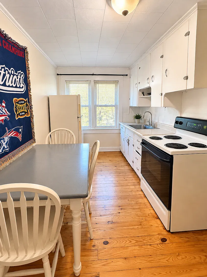 2 Pleasant Street, Orono ME — Photo 1