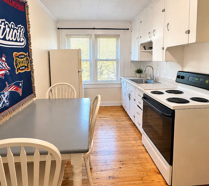 2 Pleasant St