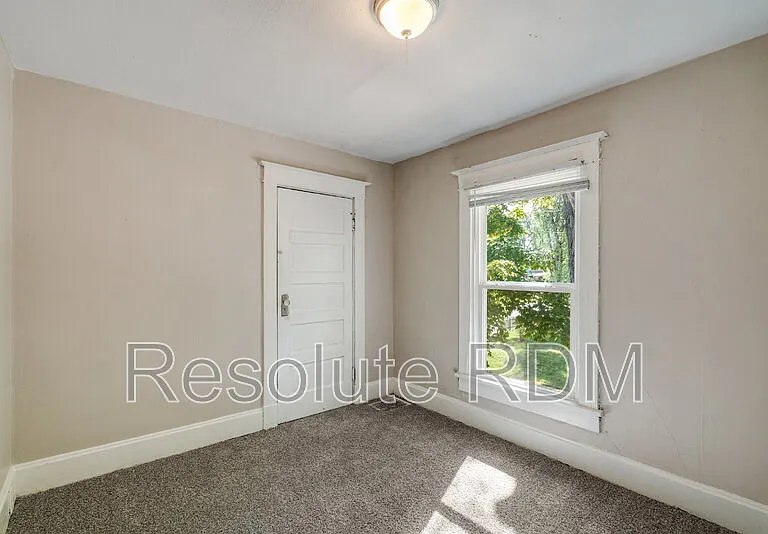 1312 N Dearborn St — Photo 15