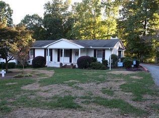 316 Dogwood Dr, Mount Holly, NC 28120
