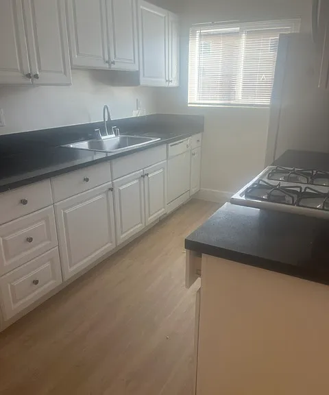 614 E Orange Grove Ave #D — Photo 3