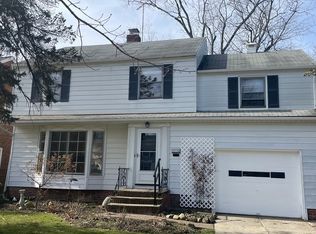 2116 Campus Rd, South Euclid, OH 44121