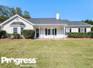 1290 Shamrock Hill Cir, Loganville, GA