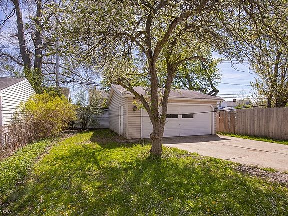 4th image of 20770 Morris Ave