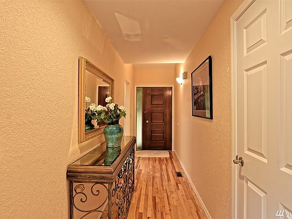 4th image of 15825 Village Green Dr Unit 16