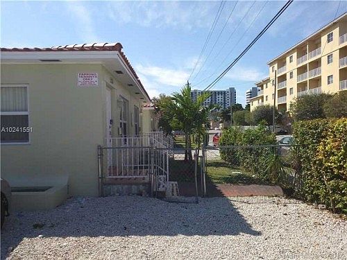 4th image of 503 SW 19th Ave #501