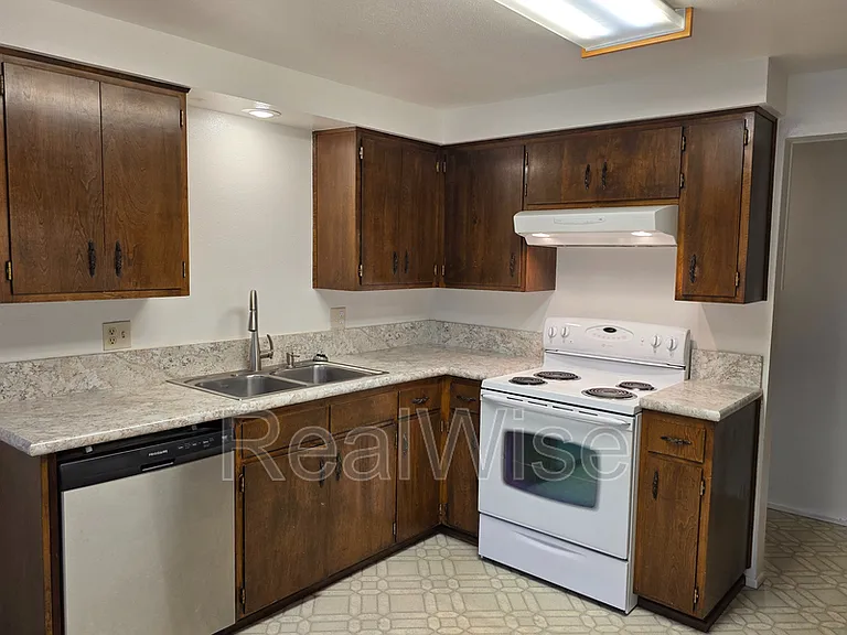 2134 NW Watters St — Photo 12