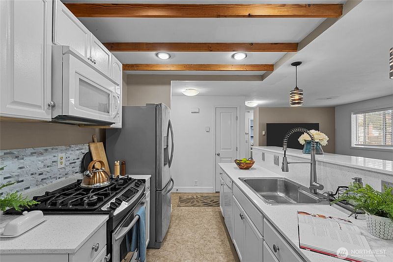 2nd image of 6237 S Cheyenne Street