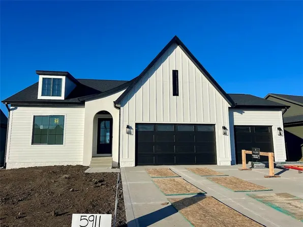 5911 NE Oak Dr, Ankeny, IA 50021
