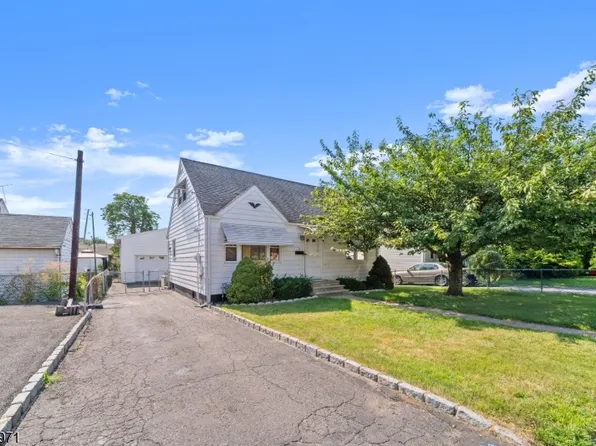 11 Adams St, Clifton City, NJ 07013