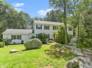 25 Dundee Rd, Stamford, CT 06903