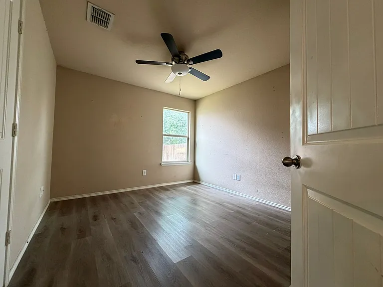 2621 Frisco Wood Dr — Photo 9