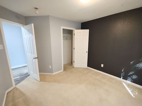 4th image of 8929 Holliday Ln