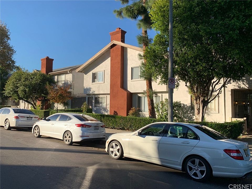 1st image of 18611 Collins St APT E32
