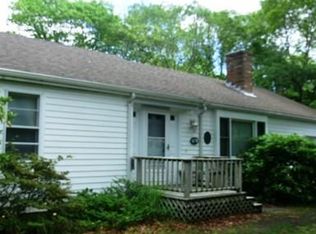 678 Old Strawberry Hill Rd, Centerville, MA 02632