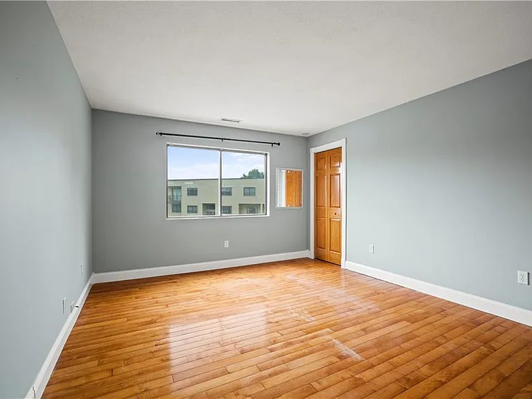 196 Old River Rd #5-F — Photo 16
